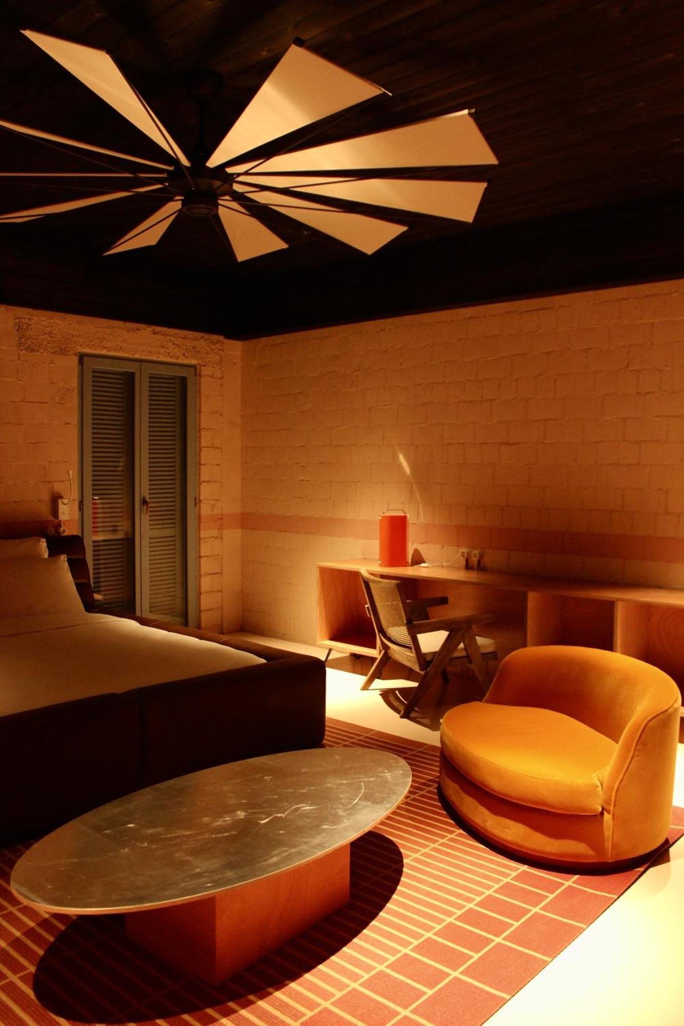 Rooms Hotel Батуми Экстерьер фото