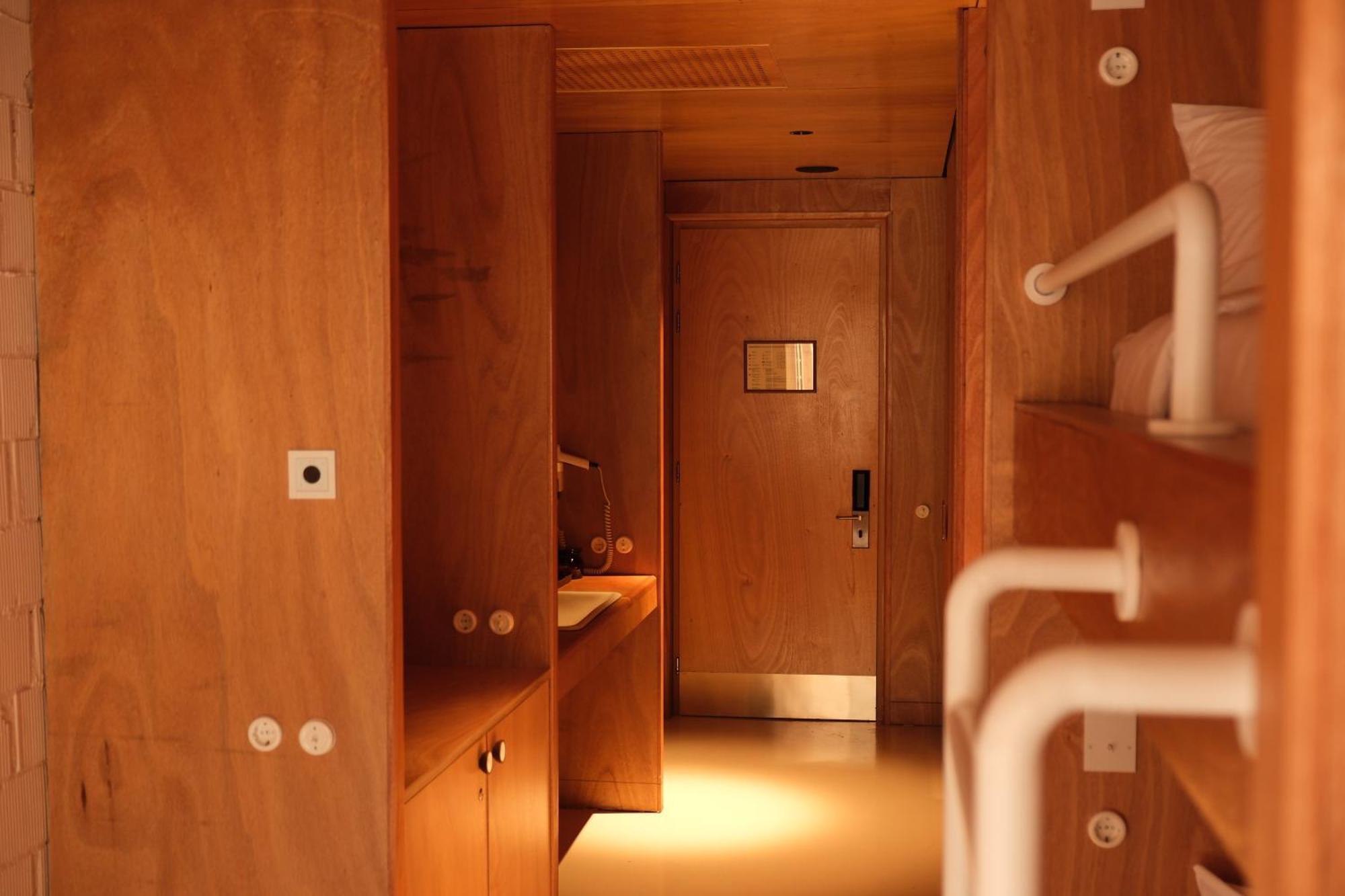 Rooms Hotel Батуми Экстерьер фото