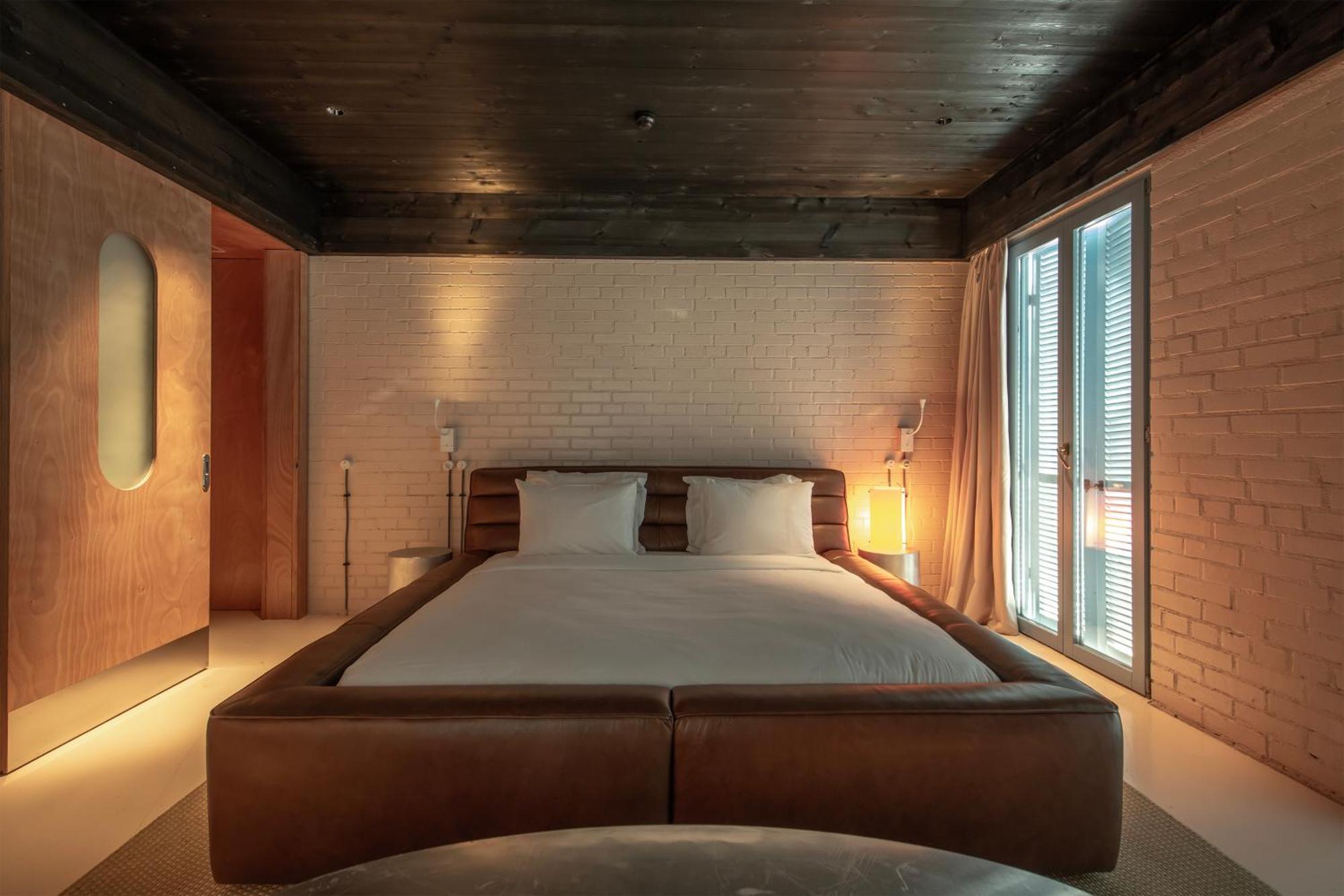Rooms Hotel Батуми Экстерьер фото