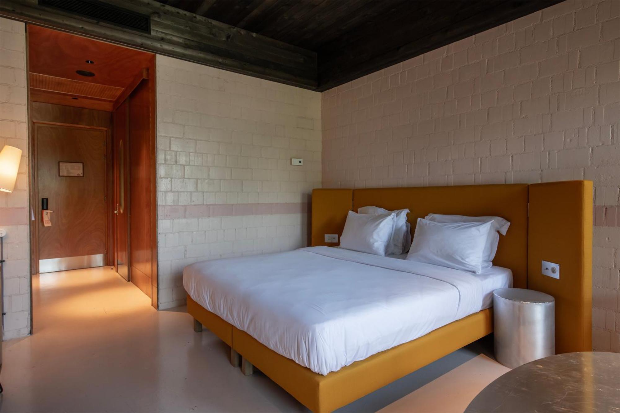 Rooms Hotel Батуми Экстерьер фото